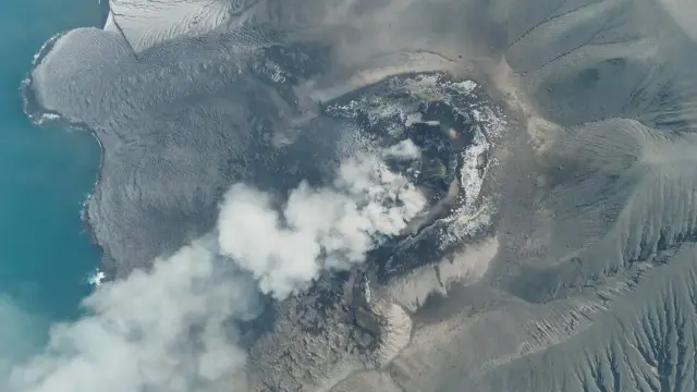 La NASA muestra desde el espacio el volcán que alteró los vuelos en Indonesia
