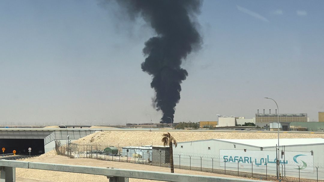 Nueva escalada en Medio Oriente: hutíes atacan aeropuertos y oleoductos de Arabia Saudita