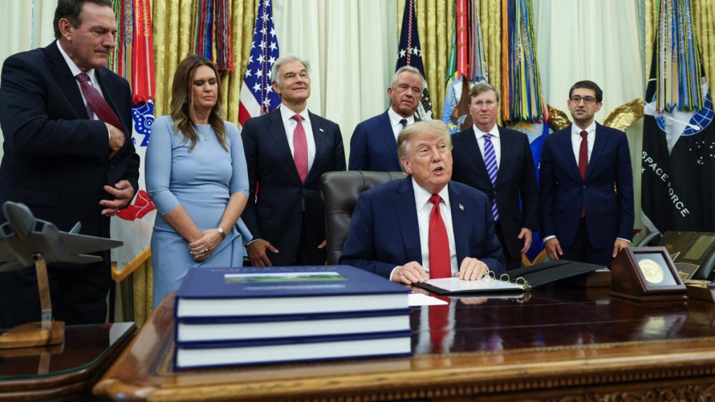 Trump endurece la presión sobre Rusia y abre la puerta a aranceles de hasta 100%